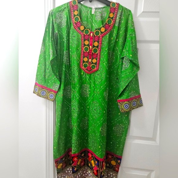 Embroidered tunic top. SZ Large. - Picture 1 of 8